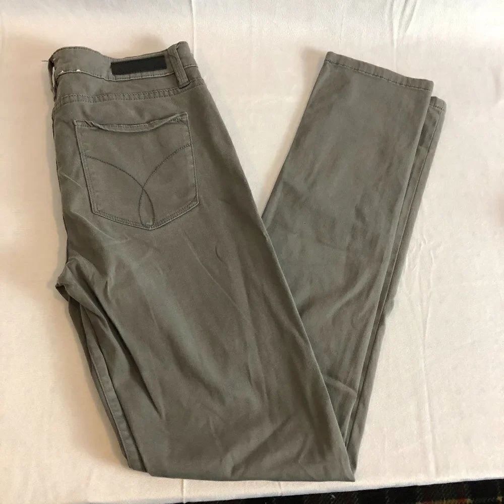 Calvin Klein Women’s Skinny Grey Jeans size 4       4